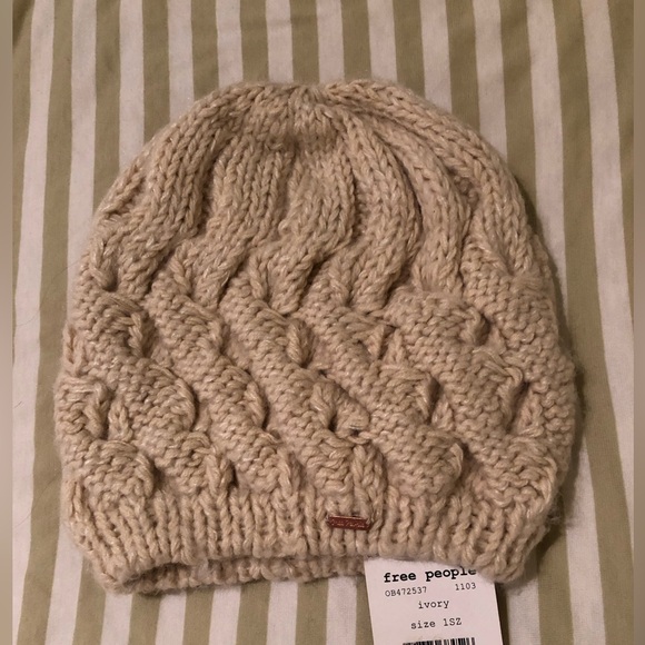 Free People Accessories - Free People Winter Beanie